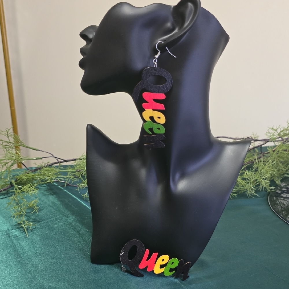 Amazon Multicolor 'Queen' Earrings